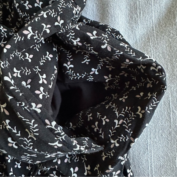 LOFT Womans Black Ditsy Floral Wide Leg Crop Jumpsuit Sz S Smocked Preppy Boho - Picture 8 of 16